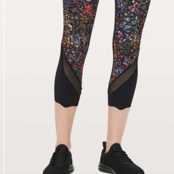 Lululemon Floral Wunder Under Crop II Special Edition Scallop Leggings Size 8 - Picture 4 of 16